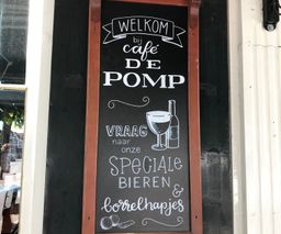 Cafe de Pomp krijtbord
